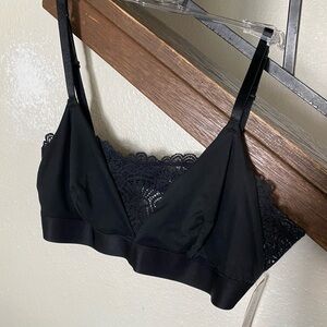 Gilligan & O'Malley Black Lace Trim Bralette